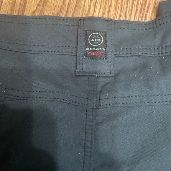 Wrangler All Terrain fleece line Men's Dark black Cargo Pants 34x32 - Picture 4 of 6